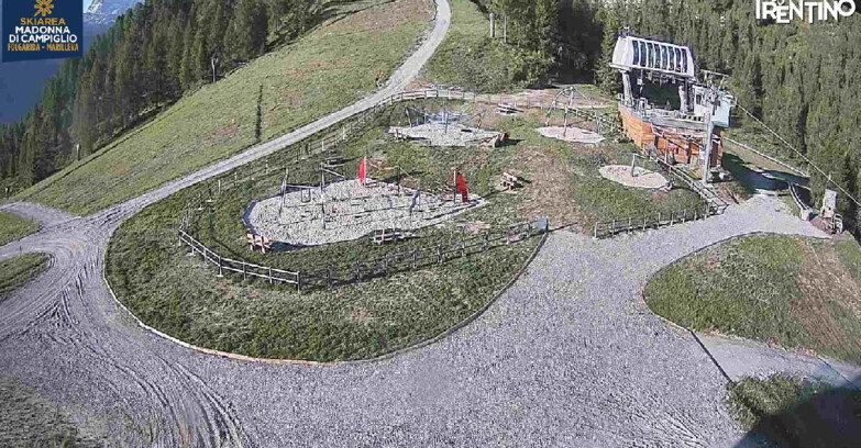 Webcam Skiarea Campiglio Dolomiti di Brenta Val di Sole Val Rendena - Pista delle Rocce - Folgarida