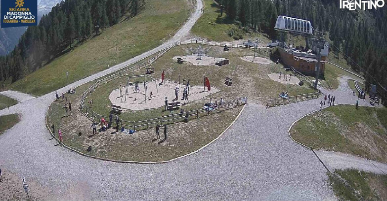 Webcam Ski area Campiglio Dolomiti di Brenta Val di Sole Val Rendena - Pista delle Rocce - Folgarida