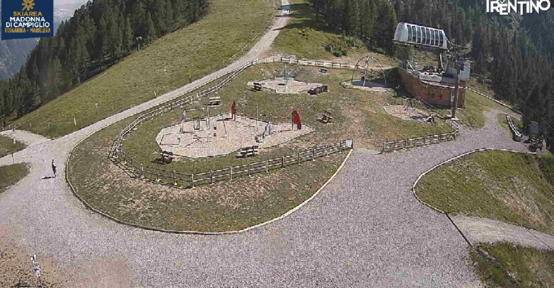 Webcam Ski area Campiglio Dolomiti di Brenta Val di Sole Val Rendena - Pista delle Rocce - Folgarida