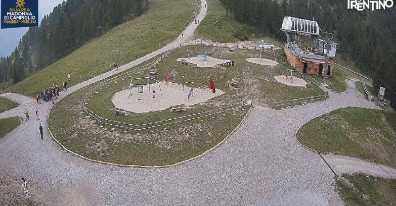 Webcam Skiarea Campiglio Dolomiti di Brenta Val di Sole Val Rendena - Pista delle Rocce - Folgarida