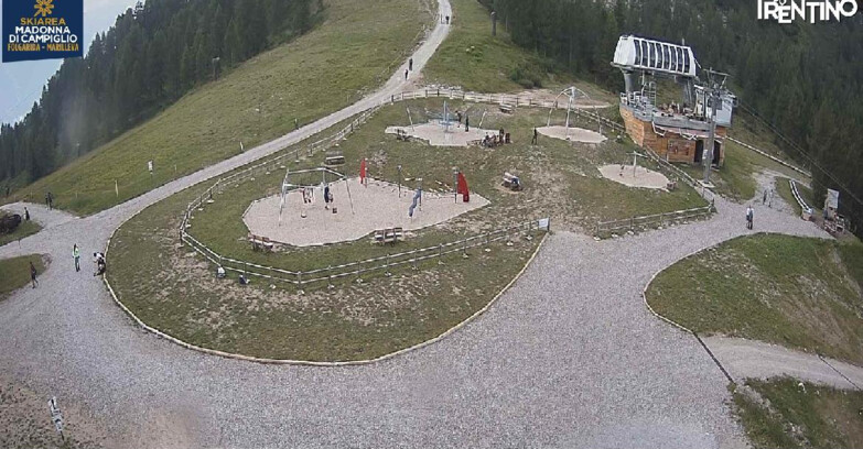 Webcam Skiarea Campiglio Dolomiti di Brenta Val di Sole Val Rendena - Pista delle Rocce - Folgarida
