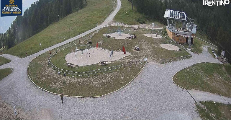 Webcam Skiarea Campiglio Dolomiti di Brenta Val di Sole Val Rendena - Pista delle Rocce - Folgarida