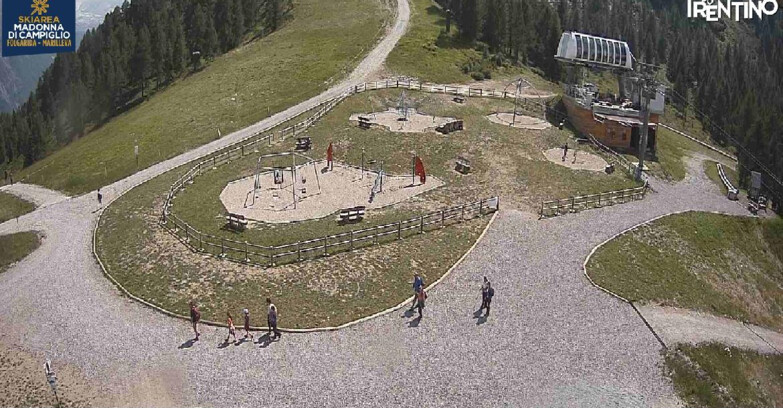 Webcam Skiarea Campiglio Dolomiti di Brenta Val di Sole Val Rendena - Pista delle Rocce - Folgarida