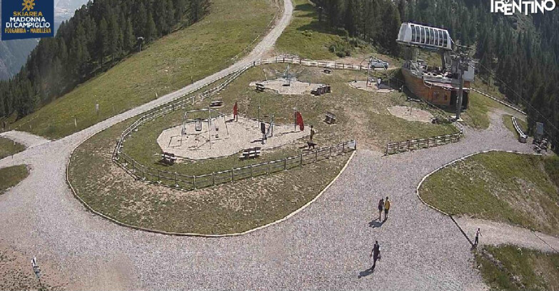 Webcam Skiarea Campiglio Dolomiti di Brenta Val di Sole Val Rendena - Pista delle Rocce - Folgarida