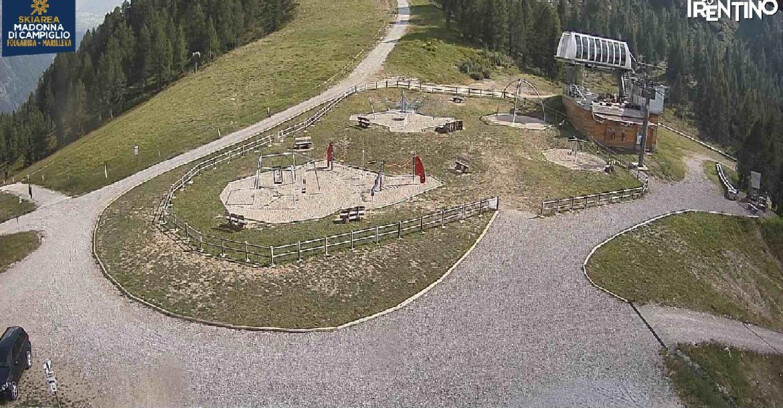 Webcam Skiarea Campiglio Dolomiti di Brenta Val di Sole Val Rendena - Pista delle Rocce - Folgarida