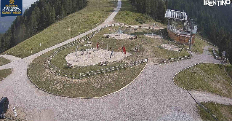 Webcam Skiarea Campiglio Dolomiti di Brenta Val di Sole Val Rendena - Pista delle Rocce - Folgarida