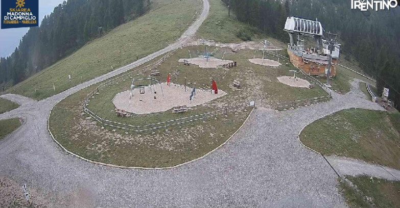 Webcam Skiarea Campiglio Dolomiti di Brenta Val di Sole Val Rendena - Pista delle Rocce - Folgarida