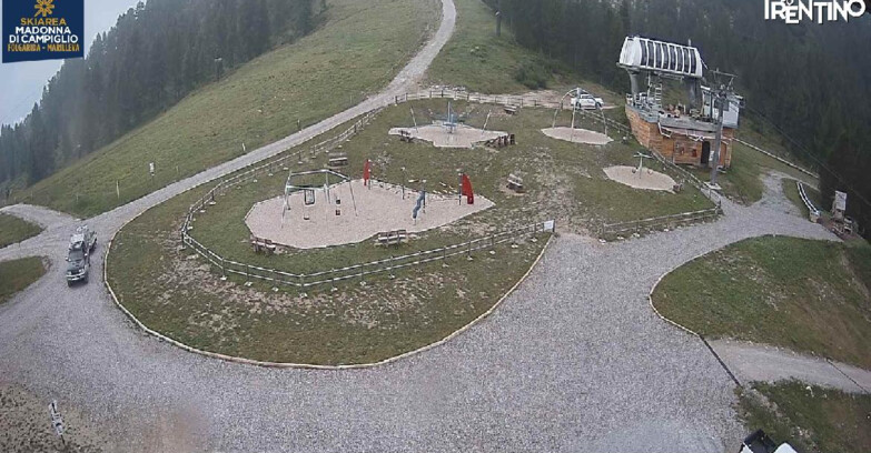Webcam Skiarea Campiglio Dolomiti di Brenta Val di Sole Val Rendena - Pista delle Rocce - Folgarida