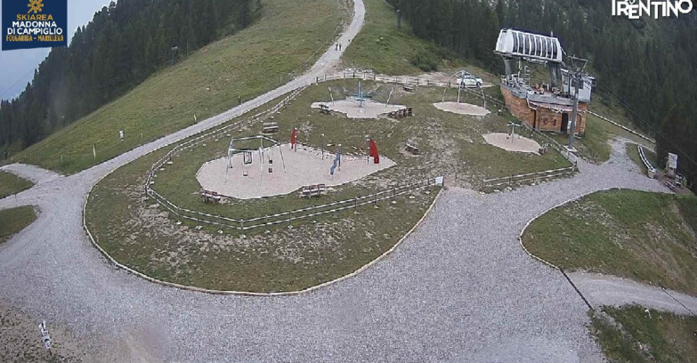 Webcam Skiarea Campiglio Dolomiti di Brenta Val di Sole Val Rendena - Pista delle Rocce - Folgarida