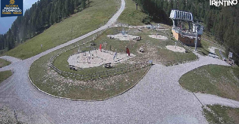 Webcam Skiarea Campiglio Dolomiti di Brenta Val di Sole Val Rendena - Pista delle Rocce - Folgarida