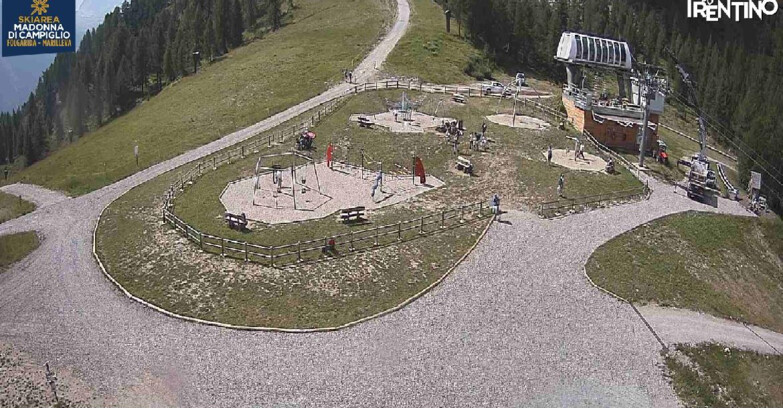Webcam Skiarea Campiglio Dolomiti di Brenta Val di Sole Val Rendena - Pista delle Rocce - Folgarida