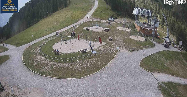 Webcam Skiarea Campiglio Dolomiti di Brenta Val di Sole Val Rendena - Pista delle Rocce - Folgarida