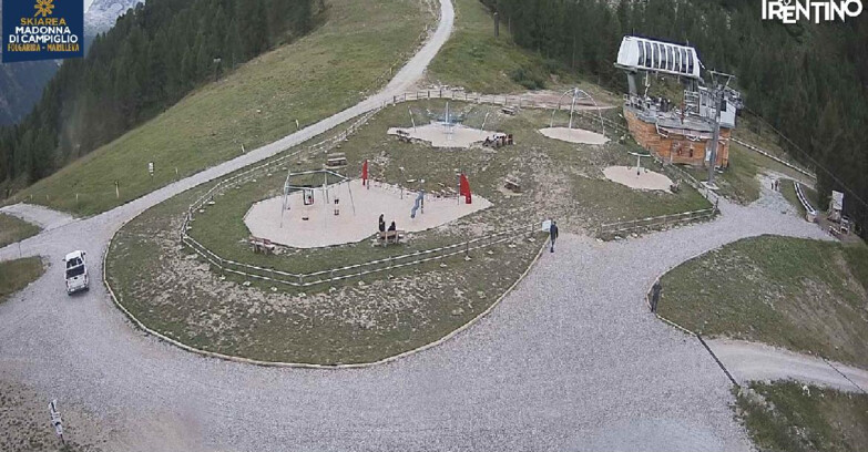 Webcam Folgarida-Marilleva  (Skiarea Campiglio Dolomiti di Brenta - Val di Sole Val Rendena) - Pista delle Rocce - Folgarida