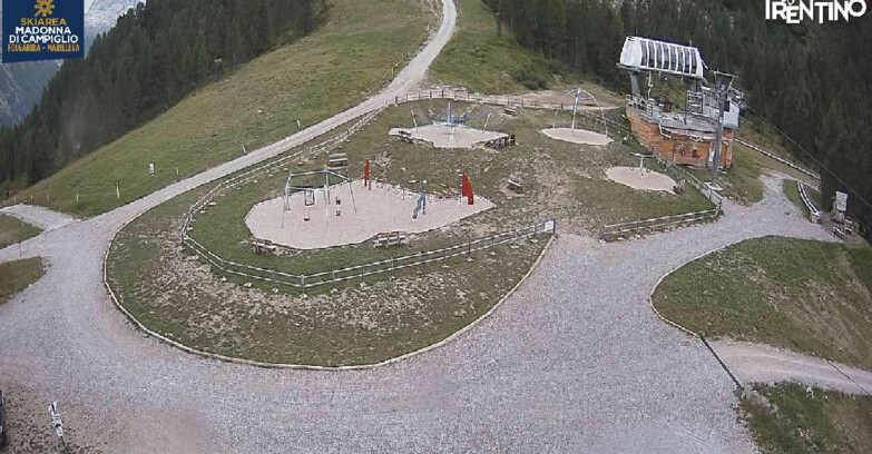 Webcam Folgarida-Marilleva  (Skiarea Campiglio Dolomiti di Brenta - Val di Sole Val Rendena) - Pista delle Rocce - Folgarida
