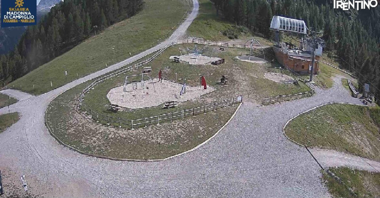 Webcam Folgarida-Marilleva  (Skiarea Campiglio Dolomiti di Brenta - Val di Sole Val Rendena) - Pista delle Rocce - Folgarida
