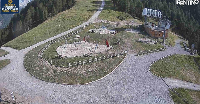 Webcam Folgarida-Marilleva  (Skiarea Campiglio Dolomiti di Brenta - Val di Sole Val Rendena) - Pista delle Rocce - Folgarida