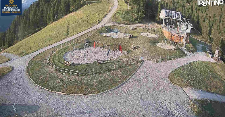 Webcam Folgarida-Marilleva  (Skiarea Campiglio Dolomiti di Brenta - Val di Sole Val Rendena) - Pista delle Rocce - Folgarida