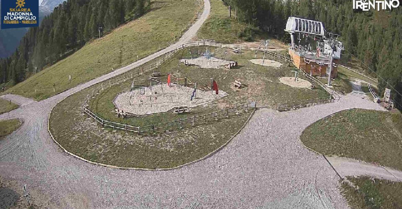 Webcam Folgarida-Marilleva  (Skiarea Campiglio Dolomiti di Brenta - Val di Sole Val Rendena) - Pista delle Rocce - Folgarida