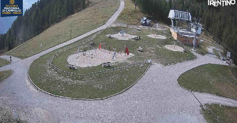 Webcam Folgarida-Marilleva  (Skiarea Campiglio Dolomiti di Brenta - Val di Sole Val Rendena) - Pista delle Rocce - Folgarida