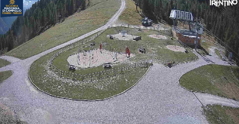 Webcam Folgarida-Marilleva  (Skiarea Campiglio Dolomiti di Brenta - Val di Sole Val Rendena) - Pista delle Rocce - Folgarida