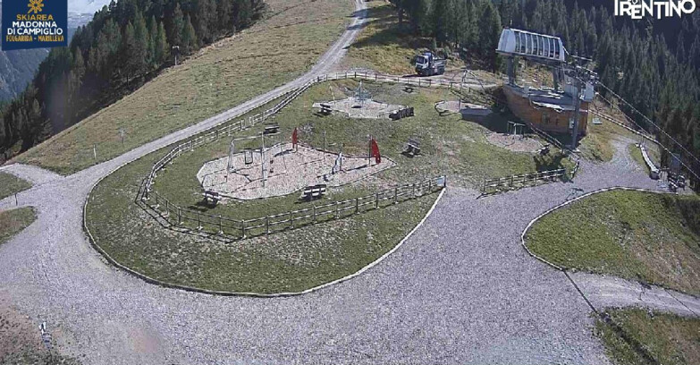 Webcam Folgarida-Marilleva  (Skiarea Campiglio Dolomiti di Brenta - Val di Sole Val Rendena) - Pista delle Rocce - Folgarida