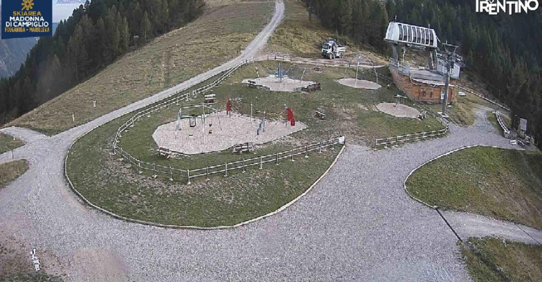 Webcam Folgarida-Marilleva  (Skiarea Campiglio Dolomiti di Brenta - Val di Sole Val Rendena) - Pista delle Rocce - Folgarida