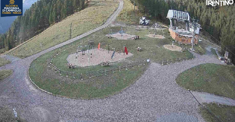 Webcam Folgarida-Marilleva  (Skiarea Campiglio Dolomiti di Brenta - Val di Sole Val Rendena) - Pista delle Rocce - Folgarida