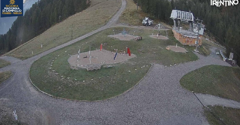 Webcam Skiarea Campiglio Dolomiti di Brenta Val di Sole Val Rendena - Pista delle Rocce - Folgarida