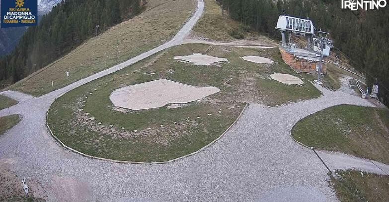 Webcam Folgarida-Marilleva  (Skiarea Campiglio Dolomiti di Brenta - Val di Sole Val Rendena) - Pista delle Rocce - Folgarida