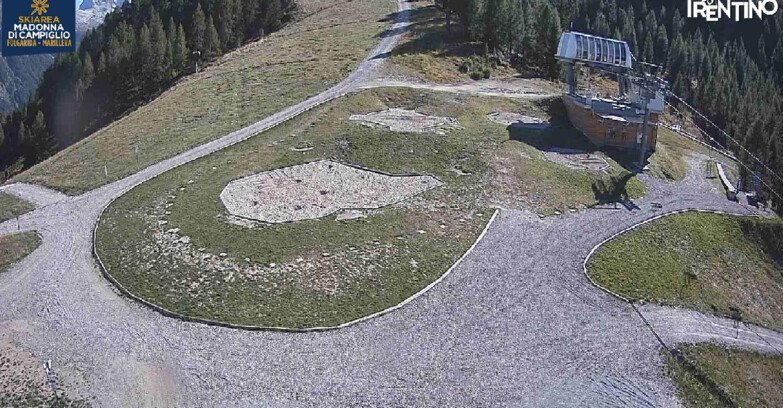 Webcam Folgarida-Marilleva  (Skiarea Campiglio Dolomiti di Brenta - Val di Sole Val Rendena) - Pista delle Rocce - Folgarida