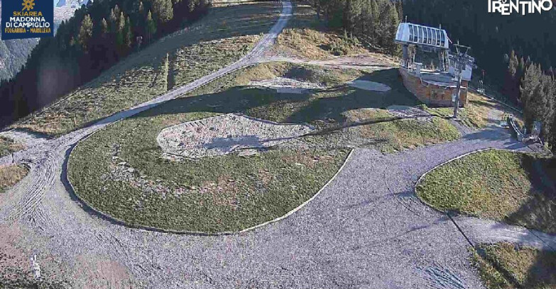 Webcam Folgarida-Marilleva  (Skiarea Campiglio Dolomiti di Brenta - Val di Sole Val Rendena) - Pista delle Rocce - Folgarida