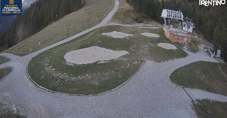 Webcam Folgarida-Marilleva  (Skiarea Campiglio Dolomiti di Brenta - Val di Sole Val Rendena) - Pista delle Rocce - Folgarida