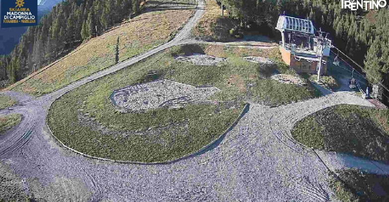 Webcam Folgarida-Marilleva  (Skiarea Campiglio Dolomiti di Brenta - Val di Sole Val Rendena) - Pista delle Rocce - Folgarida