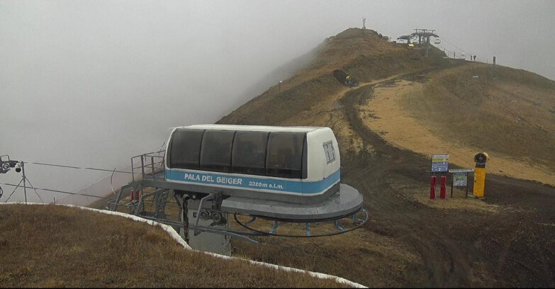 Webcam Pozza di Fassa-Aloch-Buffaure - Pala del Geiger, sullo sfondo il Pordoi Webcam Pozza di Fassa-Aloch-Buffaure - Pala del Geiger, sullo sfondo il Pordoi