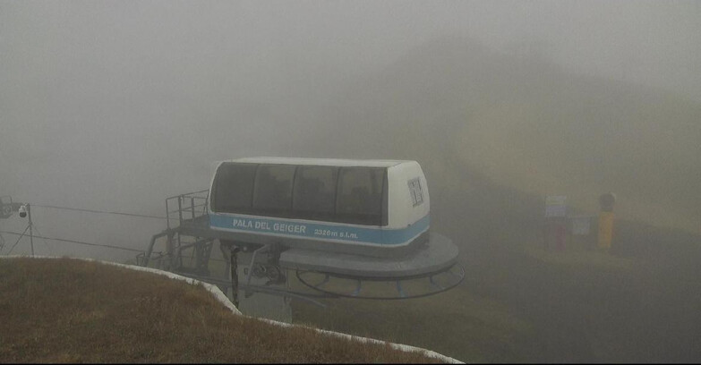 Webcam Pozza di Fassa-Aloch-Buffaure - Pala del Geiger, sullo sfondo il Pordoi Webcam Pozza di Fassa-Aloch-Buffaure - Pala del Geiger, sullo sfondo il Pordoi