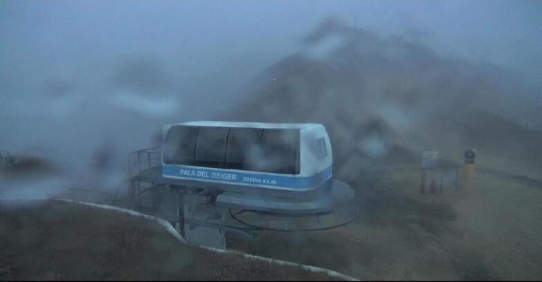 Webcam Pozza di Fassa-Aloch-Buffaure - Pala del Geiger, sullo sfondo il Pordoi Webcam Pozza di Fassa-Aloch-Buffaure - Pala del Geiger, sullo sfondo il Pordoi