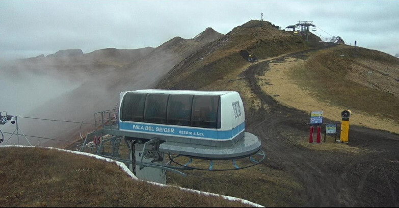Webcam Pozza di Fassa-Aloch-Buffaure - Pala del Geiger, sullo sfondo il Pordoi Webcam Pozza di Fassa-Aloch-Buffaure - Pala del Geiger, sullo sfondo il Pordoi