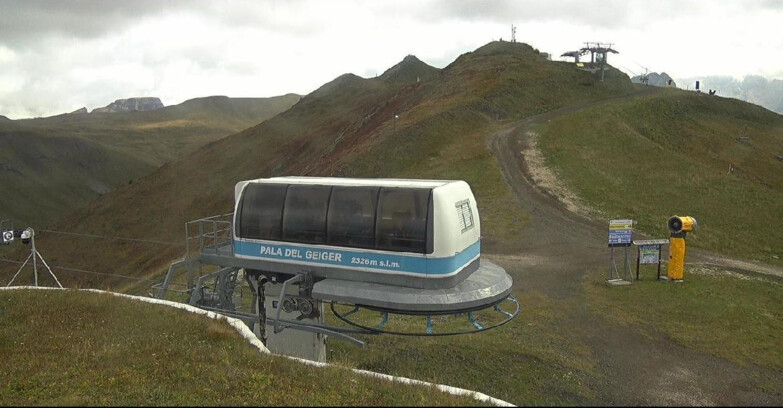 Webcam Pozza di Fassa-Aloch-Buffaure - Pala del Geiger, sullo sfondo il Pordoi