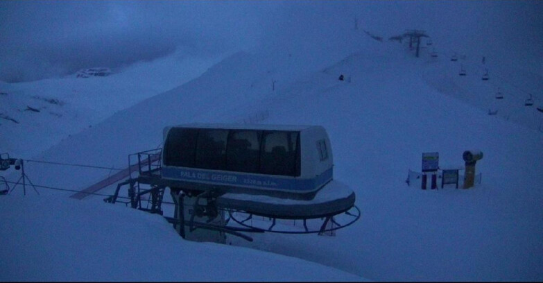 Webcam Pozza di Fassa-Aloch-Buffaure  - Pala del Geiger, sullo sfondo il Pordoi