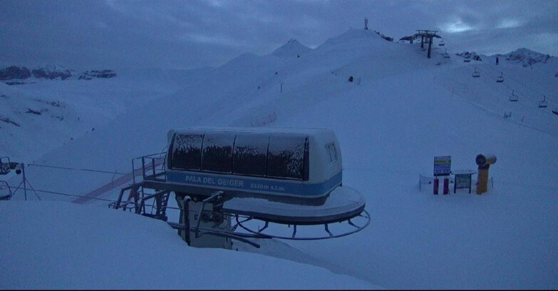 Webcam Pozza di Fassa-Aloch-Buffaure - Pala del Geiger, sullo sfondo il Pordoi