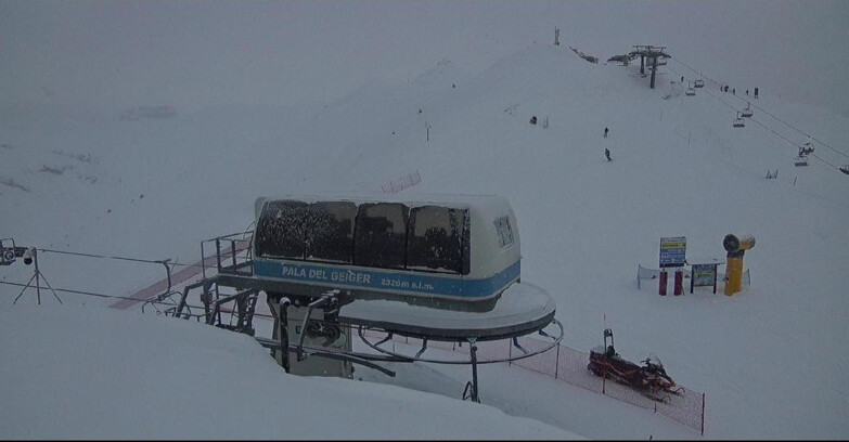 Webcam Pozza di Fassa-Aloch-Buffaure - Pala del Geiger, sullo sfondo il Pordoi