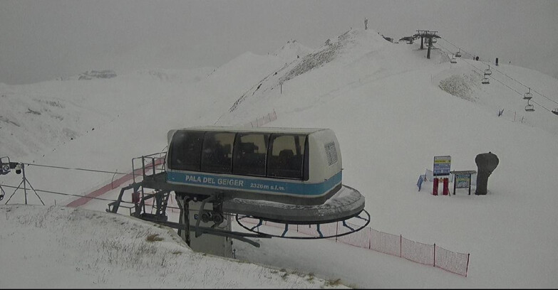 Webcam Pozza di Fassa-Aloch-Buffaure - Pala del Geiger, sullo sfondo il Pordoi