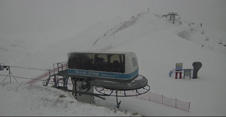 Webcam Pozza di Fassa-Aloch-Buffaure - Pala del Geiger, sullo sfondo il Pordoi