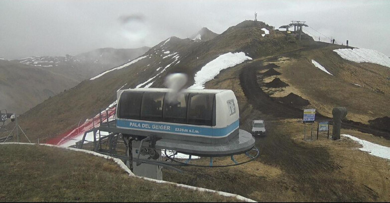 Webcam Pozza di Fassa-Aloch-Buffaure  - Pala del Geiger, sullo sfondo il Pordoi