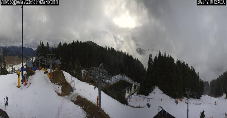 Webcam Lavarone - Chair lift Laghetto 