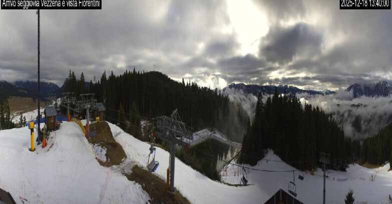 Webcam Lavarone - Chair lift Laghetto 