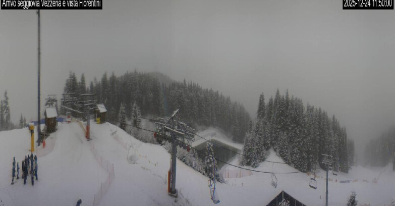 Webcam Ski area Lavarone - Arrivo seggiovia Laghetto