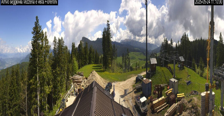 Webcam Lavarone - Chair lift Laghetto 