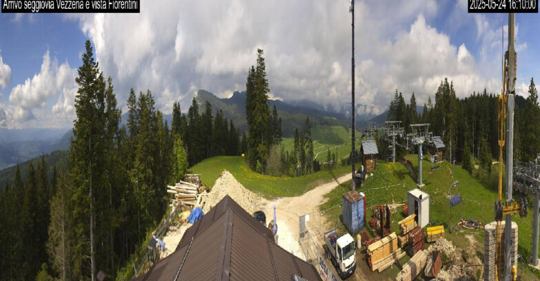 Webcam Лавароне  - Chair lift Laghetto 