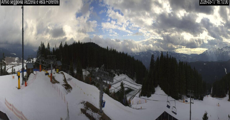 Webcam Ski Area Lavarone  - Chair lift Laghetto 